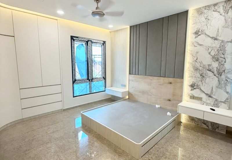 The Gateway @ Horizon Hills 2.5 Storey Cluster House For Sale Now!