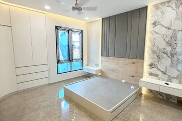 The Gateway @ Horizon Hills 2.5 Storey Cluster House For Sale Now!