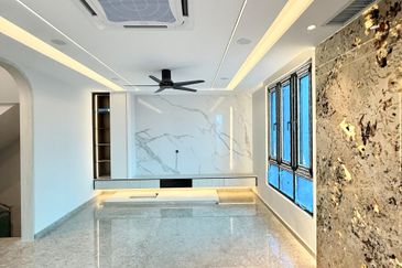 The Gateway @ Horizon Hills 2.5 Storey Cluster House For Sale Now!