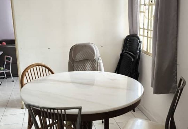 Desa Bayan Apartment