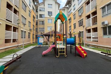 Laman Suria e-Resort Apartment