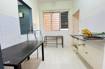 Laman Suria e-Resort Apartment