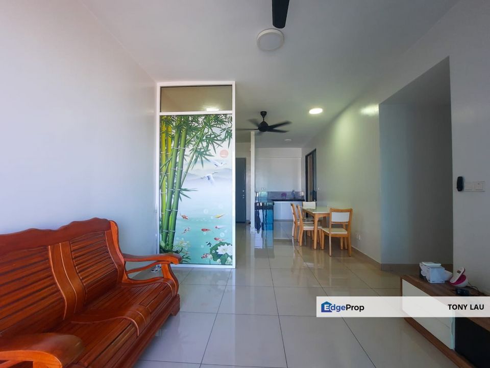 Spacious 3-Bedroom Unit with 2 Car Parks | End Lot Service Apartment with Pool View – Lakapark Residence Selayang, Selangor, Selayang