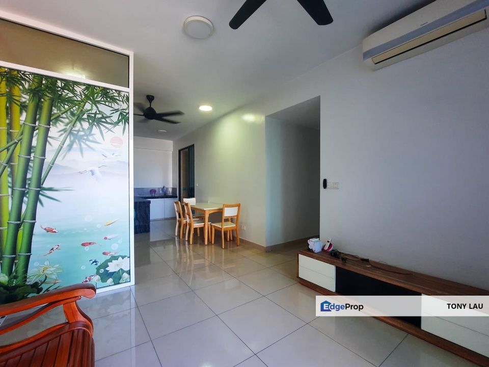 Spacious 3-Bedroom Unit with 2 Car Parks | End Lot Service Apartment with Pool View – Lakapark Residence Selayang, Selangor, Selayang