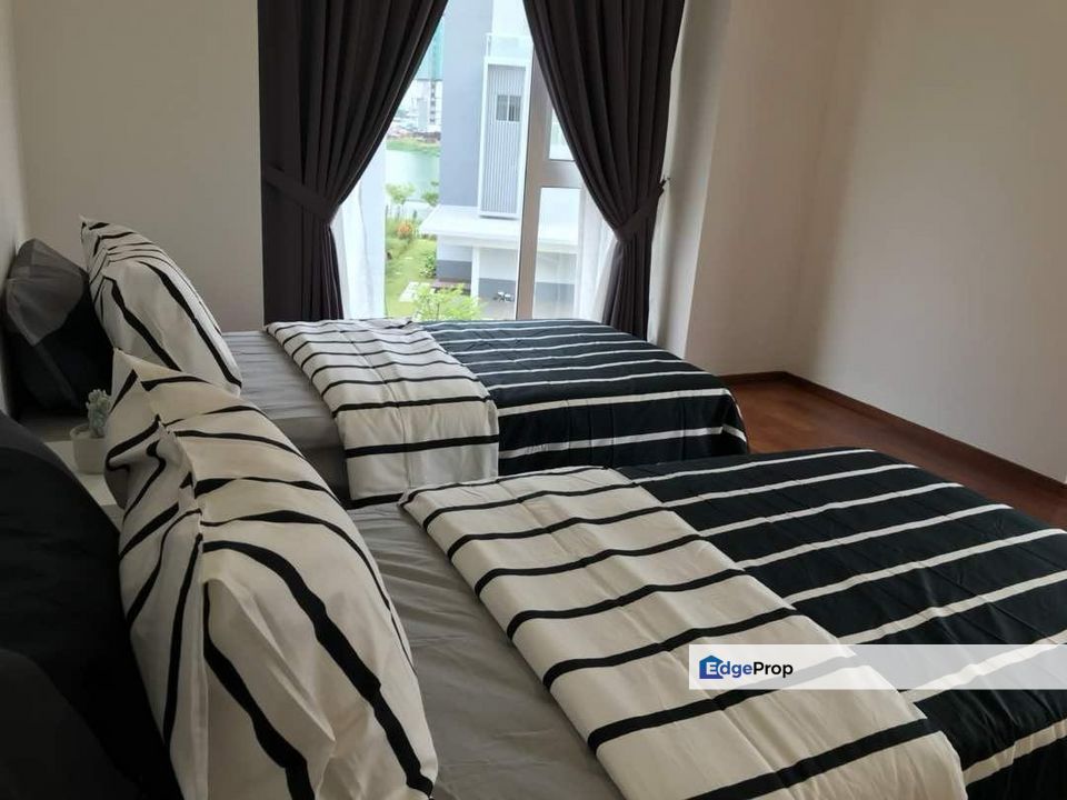 [PARTLY FURNISHED] Lakefront Villa 4-Sty bungalow with lift @ Cyberjaya, Selangor, Selangor, Cyberjaya