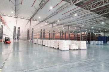 Warehouse Space With Racking System Puncak Alam 