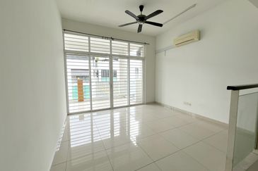 Kampung Sungai Kayu Ara