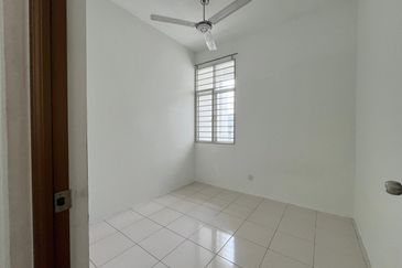 Kampung Sungai Kayu Ara