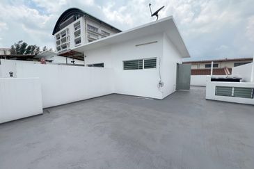 Kampung Sungai Kayu Ara