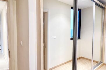 Icon City@Icon Residenz Full Furnish 3+1room For Rent ; 3 Parking Welcome Large Pax and Family