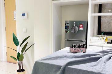 Icon City@Icon Residenz Full Furnish 3+1room For Rent ; 3 Parking Welcome Large Pax and Family