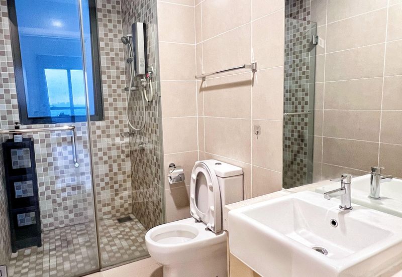 Icon City@Icon Residenz Full Furnish 3+1room For Rent ; 3 Parking Welcome Large Pax and Family