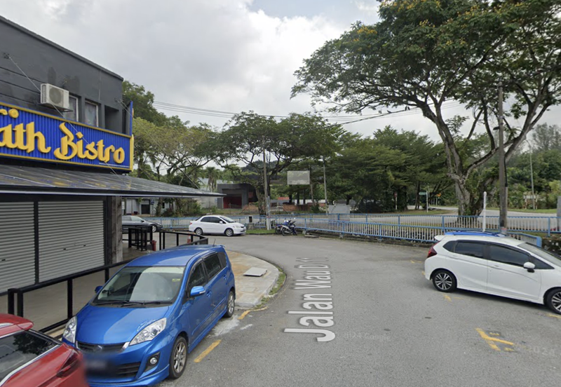 Shah Alam Ground Floor Shop For Rent, Shop Size 22 x 70 ; Surrounded by Residential and SMK Schools