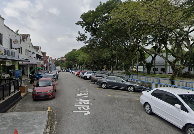 Shah Alam Ground Floor Shop For Rent, Shop Size 22 x 70 ; Surrounded by Residential and SMK Schools