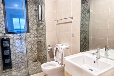 Icon Resident WELL MAINTAINED WELCOME OWNSTAY & INVESTOR!!! Link with 7-11, KK Mart, Nasi Kandar Bistro