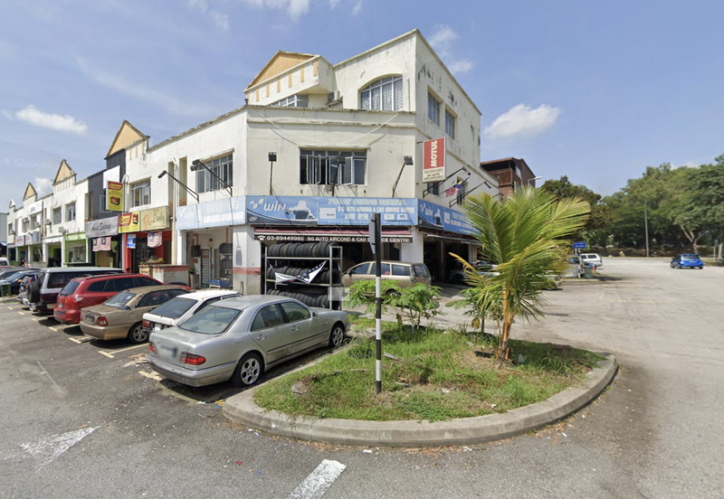 Taman Puncak Jalil 2.5 Storey Corner Shop Welcome Franchise Brand ; Whole Building For Rent Now