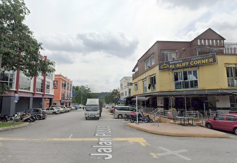 Taman Puncak Jalil 2.5 Storey Corner Shop Welcome Franchise Brand ; Whole Building For Rent Now