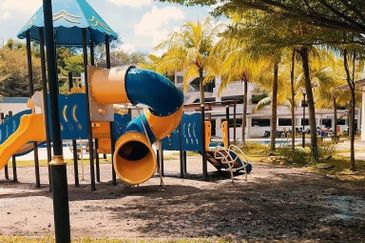 Eastbay Luxury Apartment