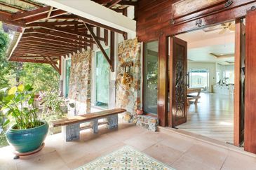 Langkawi 3-Storey Charming Bungalow With Stunning Unblock Sea View @ Jln Teluk Baru, Kuah Kedah