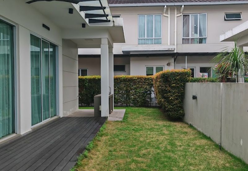 Isola Villa @ Senibong Cove