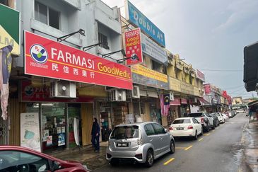 Freehold Cheras Taman Midah Besar 2 Storey Adjourning Shoplot, 20'x75' For Sale 