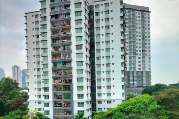 Bistari Impian Apartment @ Larkin