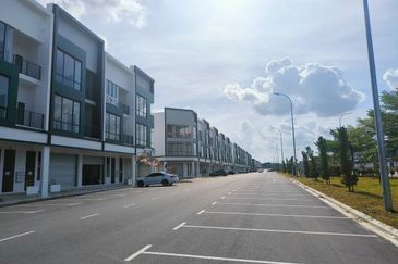 Crest @ Austin Emerald 1