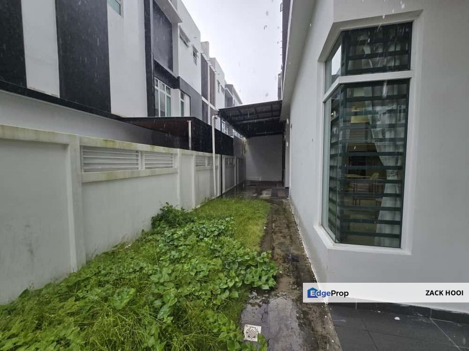 Winter Pavillion @ Taman Nusa Sentral, Iskandar Puteri, Johor @ Renovated 3 Storey Cluster House with G&G For Sale, Johor, 