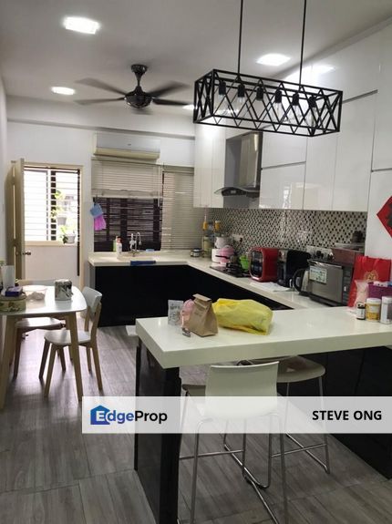 RM200k Reno Westwood Upper Floor Townhouse For Sell, Selangor, Kayu Ara