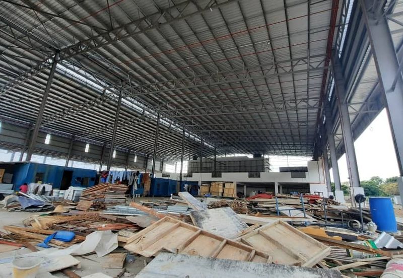 West Port, Pulau Indah