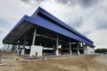 West Port, Pulau Indah