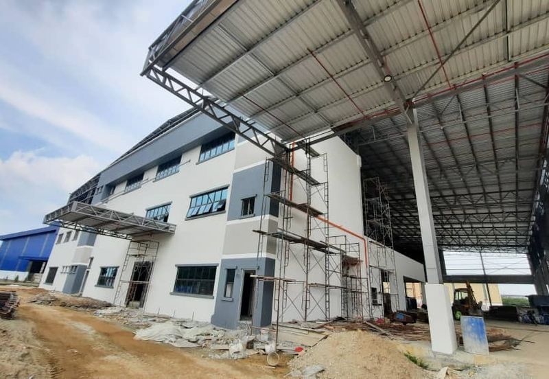 West Port, Pulau Indah