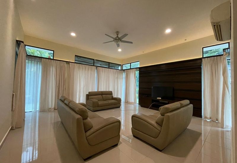 Corner, unblocked golf view bungalow 