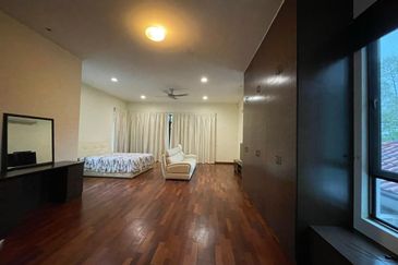 Corner, unblocked golf view bungalow 