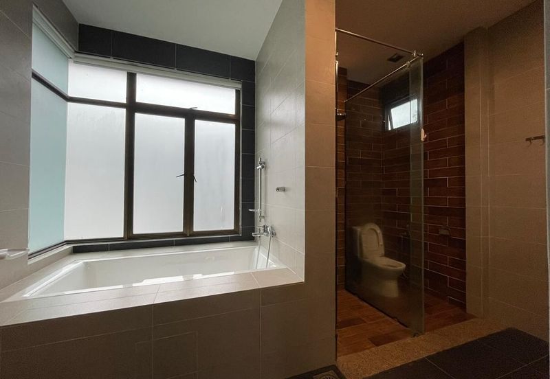 Corner, unblocked golf view bungalow 