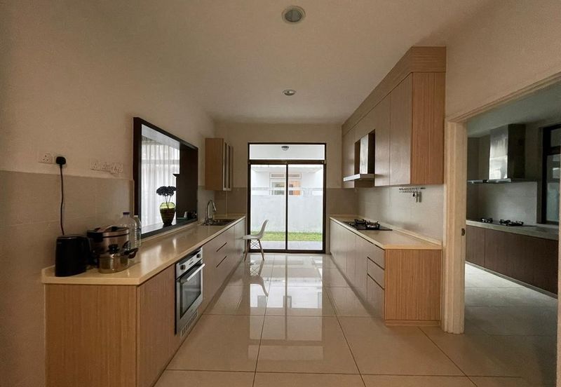 Corner, unblocked golf view bungalow 