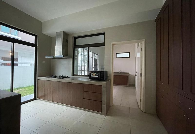 Corner, unblocked golf view bungalow 