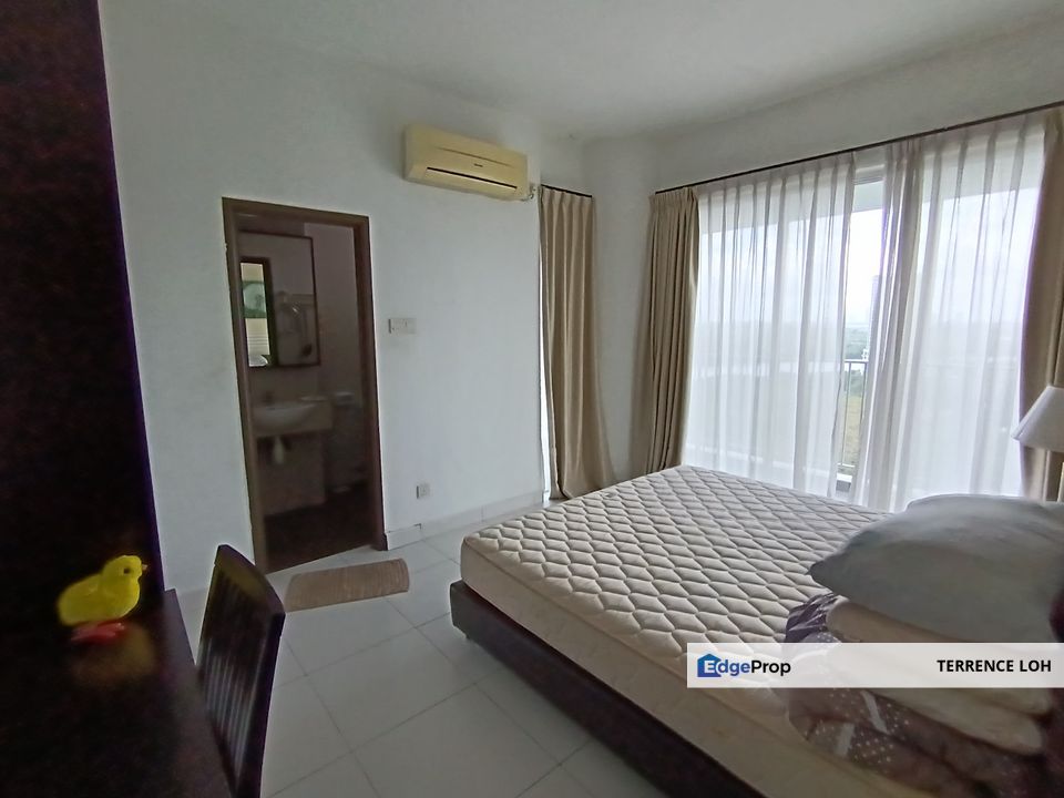 Corner 3 bedrooms unit with good access to CIQ, Johor, Johor Bahru