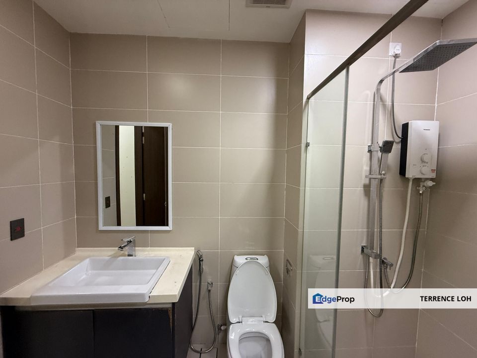 Huge built up fully furnished with good access to EDL and Pasir Gudang Highway, Johor, Masai