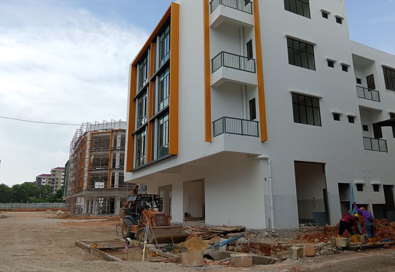 Brand new shoplot within Permas prime location 