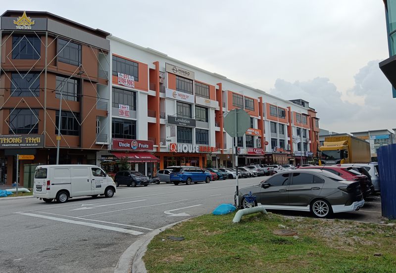 Brand new shoplot within Permas prime location 
