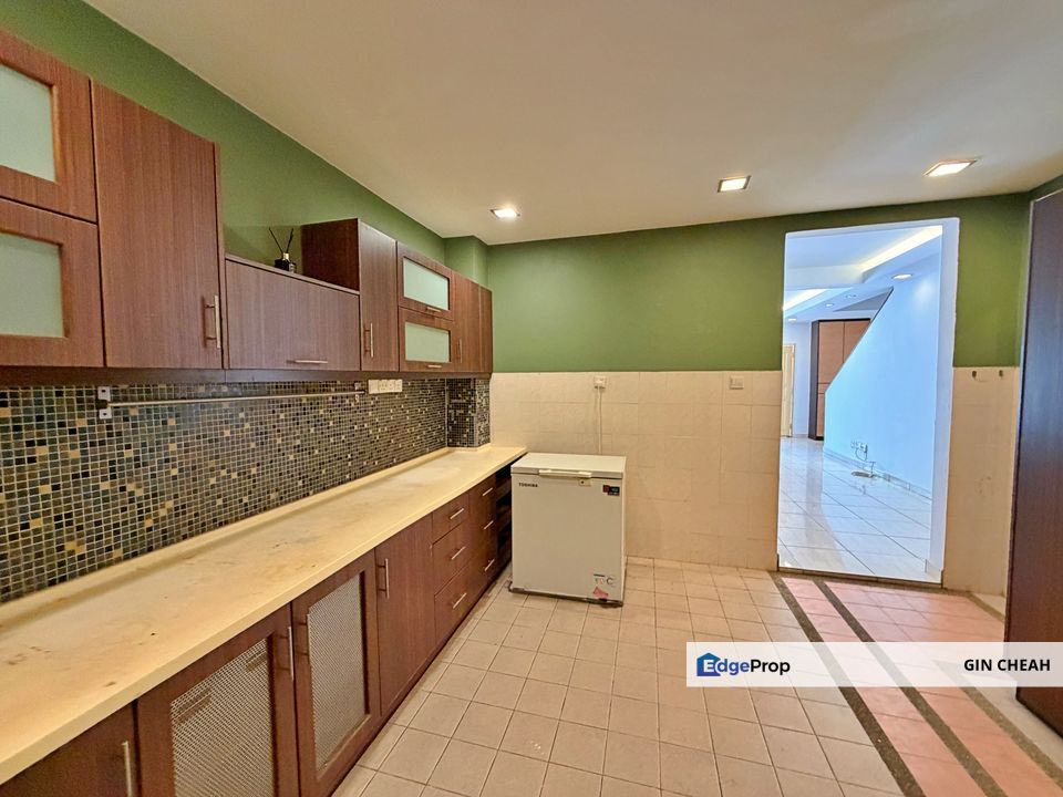 Bukit Serdang Sek 9, 2.5 Storey Terrace For Rent, Renovated, Good Condition, Selangor, Seri Kembangan