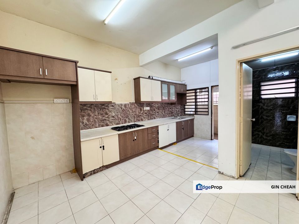 Bandar Mahkota Cheras, 2 Storey Terrace For Rent, Renovated With Kitchen Extended, Partly Furnish, Limited Good Condition Unit, Selangor, Cheras