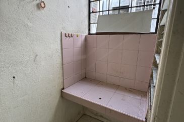 Sukma Shop Apartment