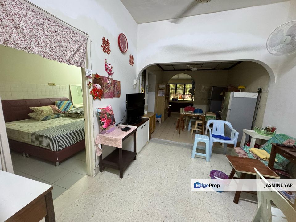 2.5 Storey Landed House in Ampang Kitchen Fully Extended Good Condition , Selangor, Ampang