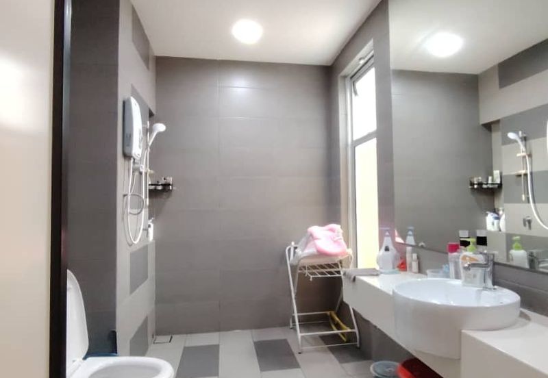 Parkfield Residences, Tropicana Heights