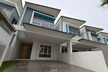 Parkfield Residences, Tropicana Heights