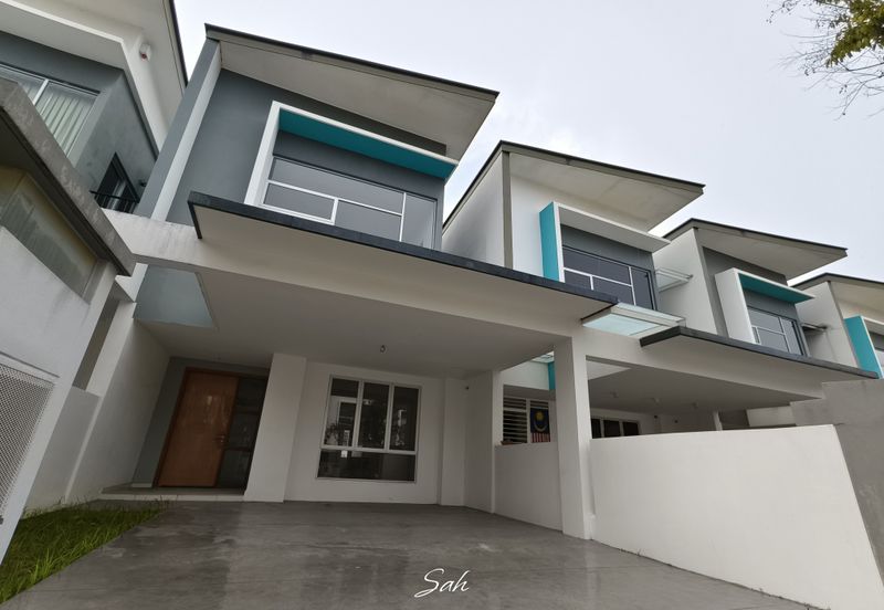 Parkfield Residences, Tropicana Heights