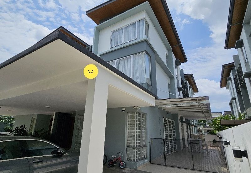 Parkfield Residences, Tropicana Heights