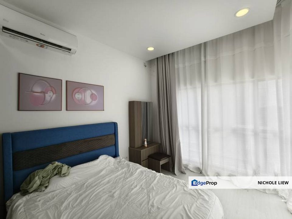 (FULL LOAN + RENOVATED + FURNISHED) SOHO TRIO PERMAI, Selangor, Seri Kembangan